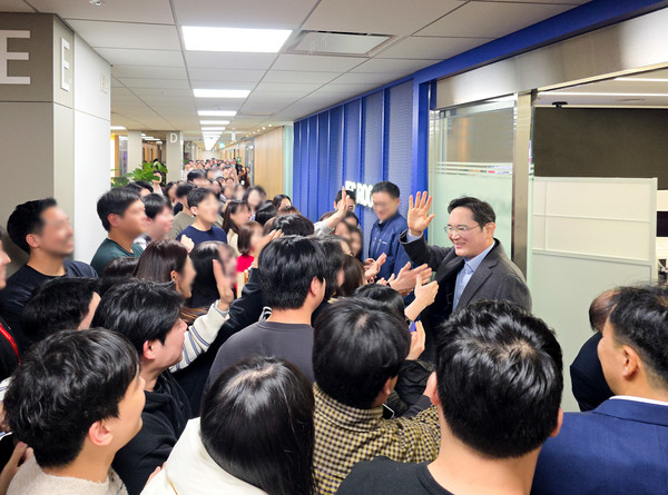 화성캠퍼스를 찾은 이재용 회장