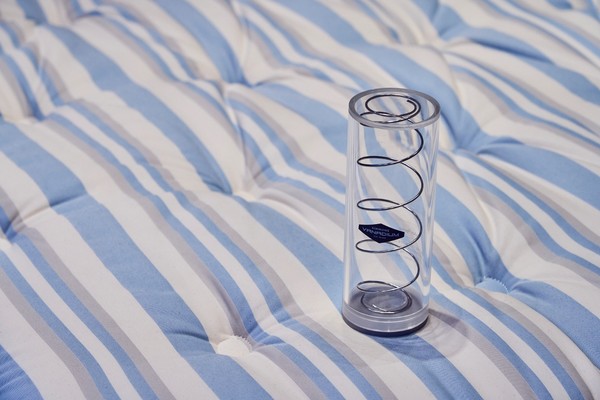 ▲뷰티레스트 론칭 100주년을 맞아 ‘바나듐’ 소재를 적용한 ‘바나듐 포켓스프링’