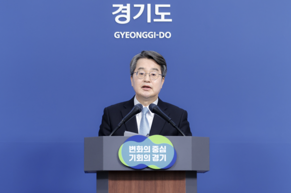 ▲14일 김동연 경기도지사가 경기도민의 출퇴근 불편을 줄이기 위해 서울로 진입하는 광역버스를 무료로 운행하겠다고 밝혔다. 사진=경기도