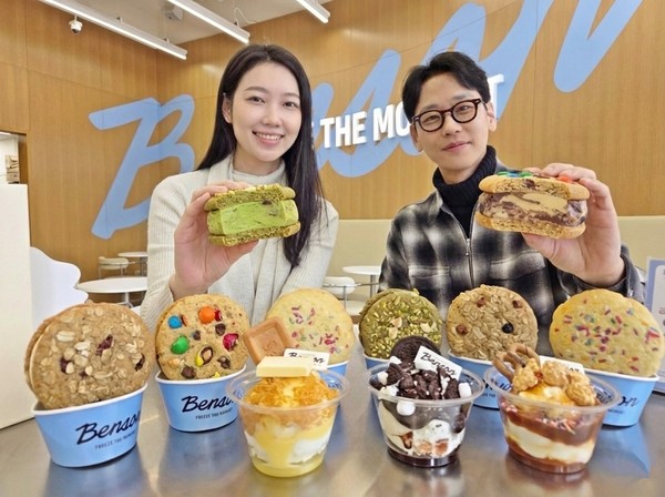 ▲압구정 벤슨 크리머리 서울 매장에서 모델들이 신제품을 소개하고 있다.