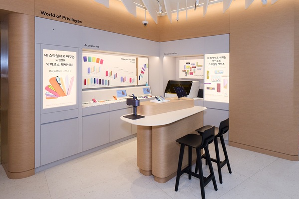 ▲아이코스 IFC 스토어 내에 있는 커스터마이징 코너