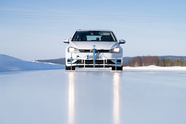 ▲UTAC 내 빙판길 타이어 테스트 현장