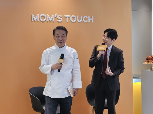 ▲후덕죽 셰프(왼쪽)