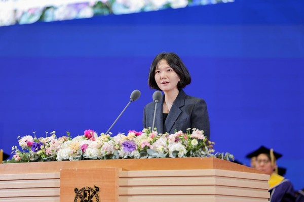 ▲지난 2월 서울대에서 축사 중인 최수연 네이버 대표