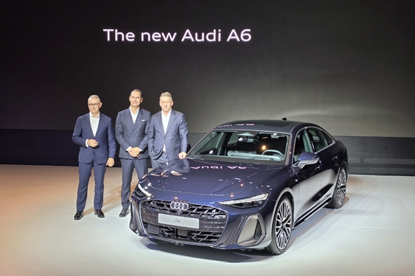 ▲(왼쪽부터) 스티브 클로티 아우디 코리아 사장, 마르코 슈베르트 아우디 AG 세일즈·마케팅 총괄, 게르놋 될너