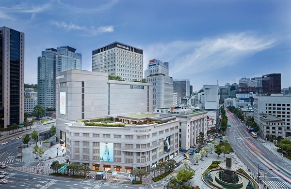 ▲신세계백화점 본점 전경.