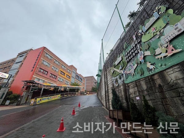 ▲영화초, 영등포중, 영등포고 입구. 사진=이설희 기자