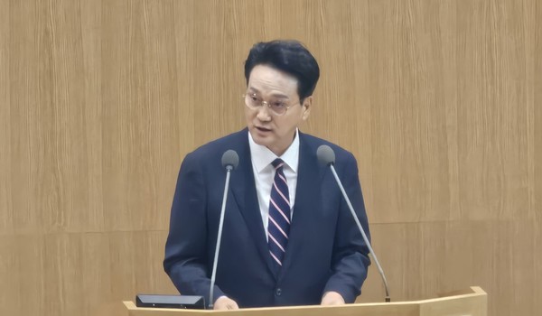 ▲안민석 경기도교육감이 7일 경기도의회 본회의장에서 열린 제12대 의회 개원식에서 축사를 하고 있다. 사진=이예원 기자