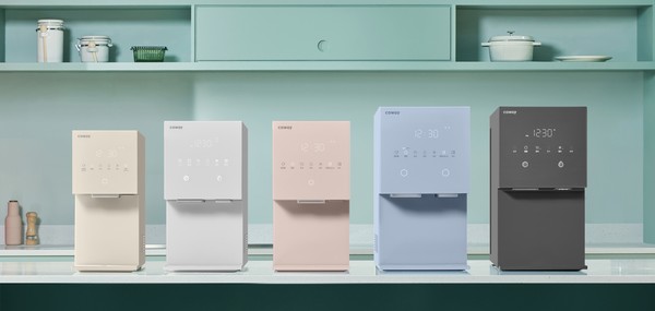 ▲(왼쪽부터) 코웨이 아이콘 얼음정수기 미니, 오리지널, 스탠다드, 맥스, RO. 사진=코웨이
